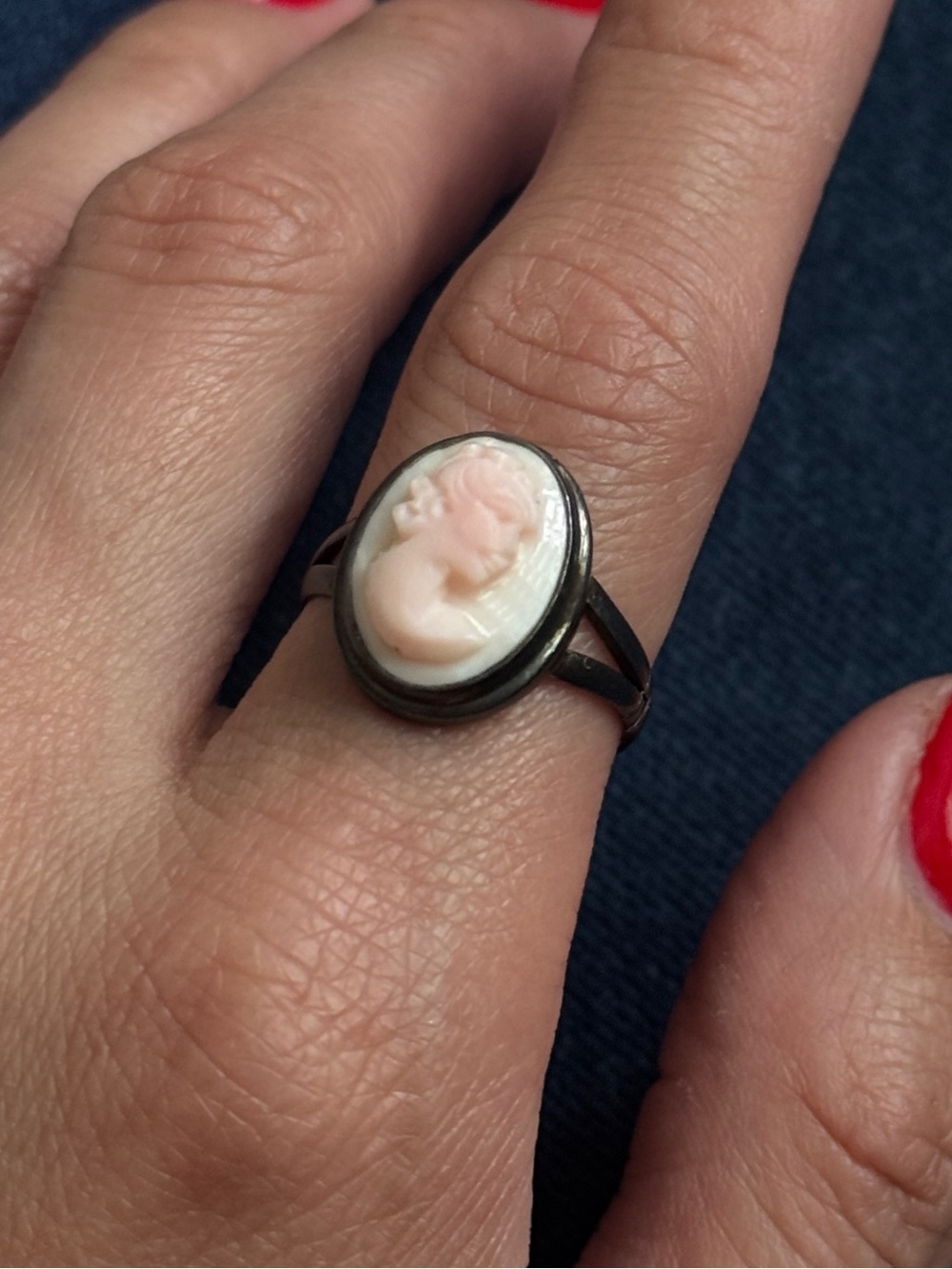 Vintage 925 Sterling Silver and Pink  Shell Cameo Ring  Size 7